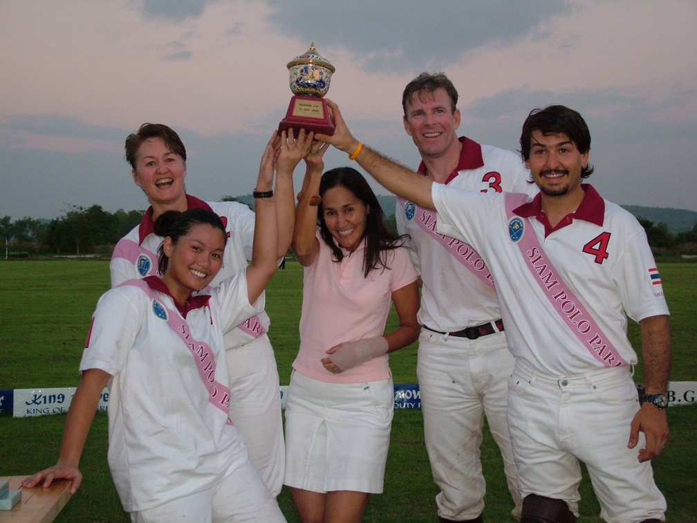 The winning KUPPA TEAM with Coach Robin