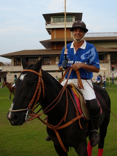 Gustavo Yanez - "el primer gaucho en Tailandia"
