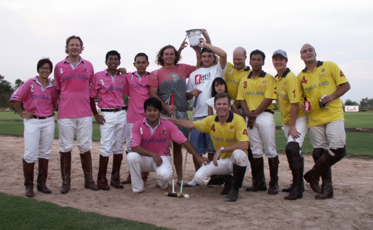 Butter Cup 2006 -- the Yellow "Butter" team won 7-5 (photo by Khun Pui)