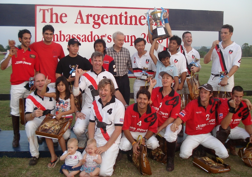 The 4 teams celebrating -- Photo by Chatchaya