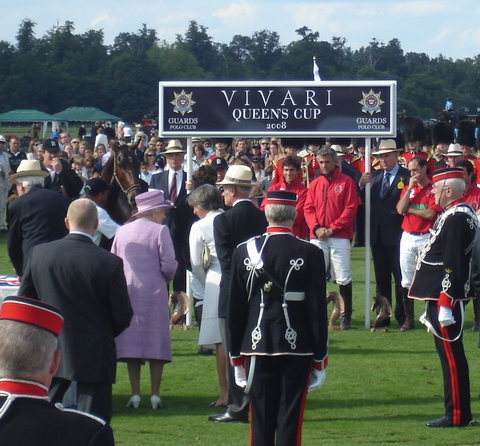 Her Majesty presenting her Cup to Ellerston on Smith's Lawn