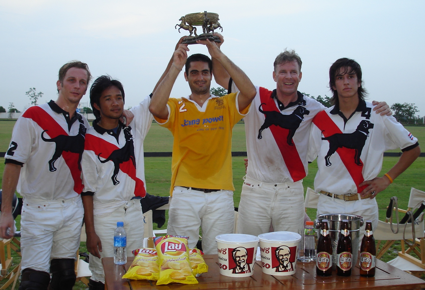 Black Dog wins the first Santiago Yanez Expedition Cup