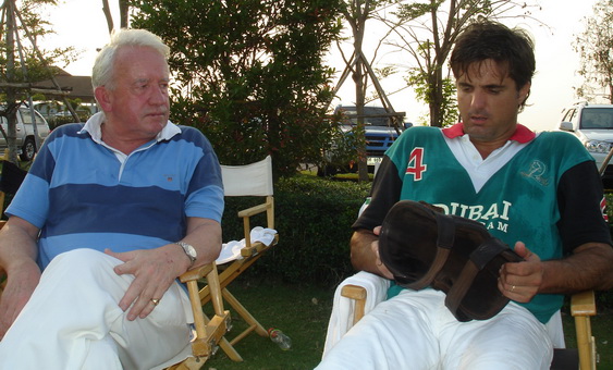 Paul Belcher having a word with SPP polo manager Gustavo.