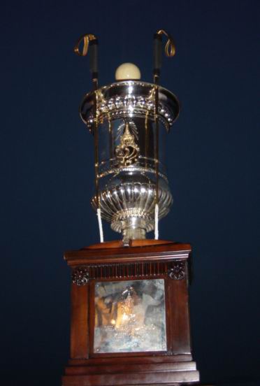 http://www.siampolonews.com/images/picSPfeb04KingCupTrophy.JPG